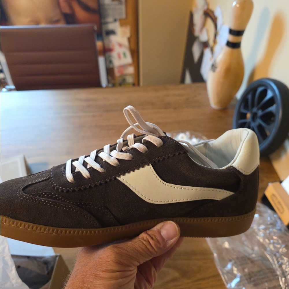 Dolce Vita Brown and Cream Men's Sneakers